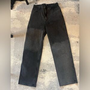 Hollister ultra high-rise dad jeans
Size 27